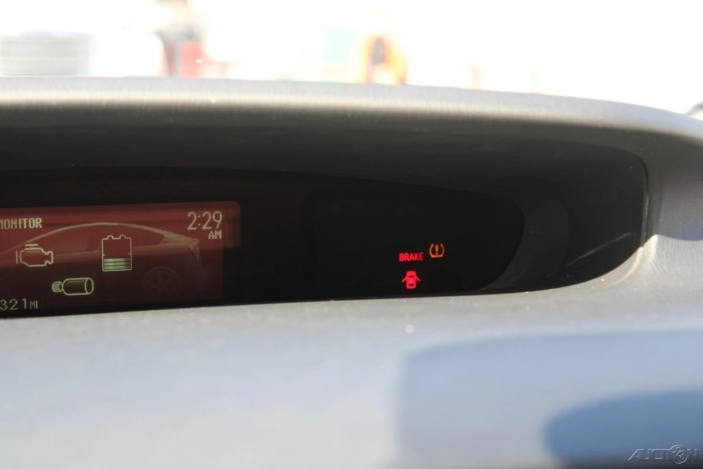 2013 Toyota Prius 3rd Gen - Image 17 of 21