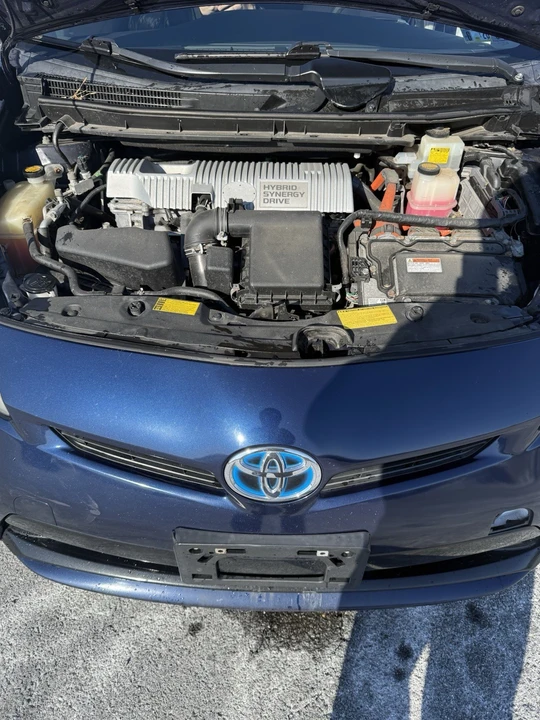 2013 Toyota Prius 3rd Gen - Image 13 of 15