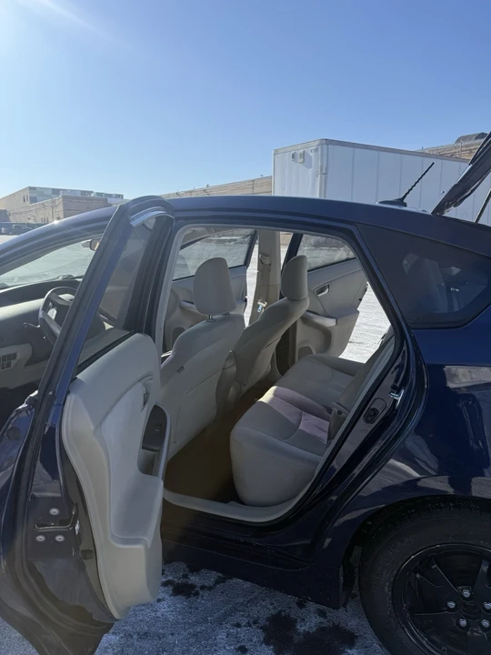 2013 Toyota Prius 3rd Gen - Image 8 of 15