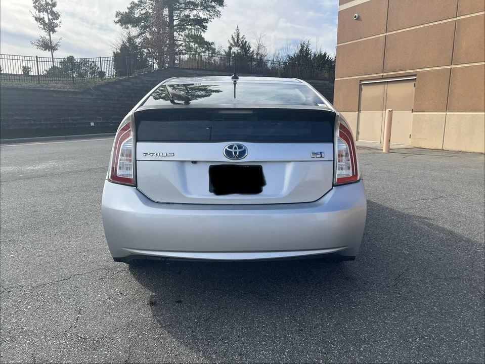 2013 Toyota Prius 3rd Gen - Image 6 of 20