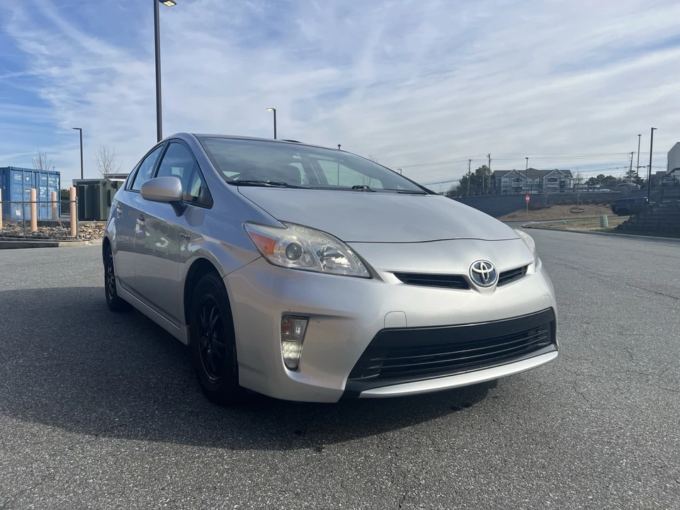 2013 Toyota Prius 3rd Gen - Image 5 of 20