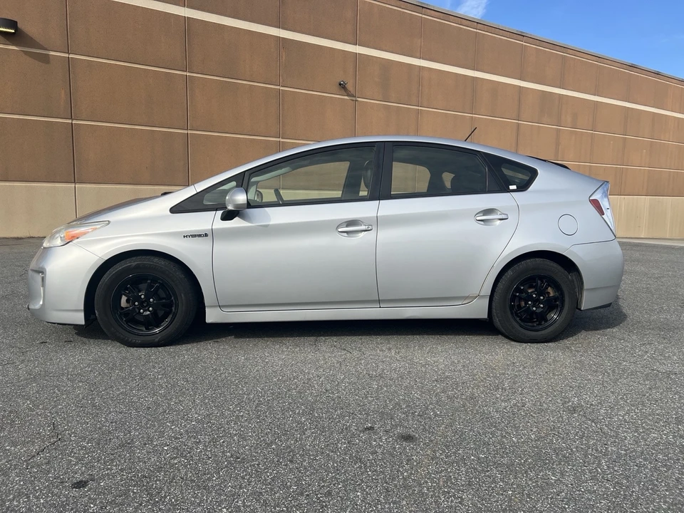 2013 Toyota Prius 3rd Gen - Image 2 of 20