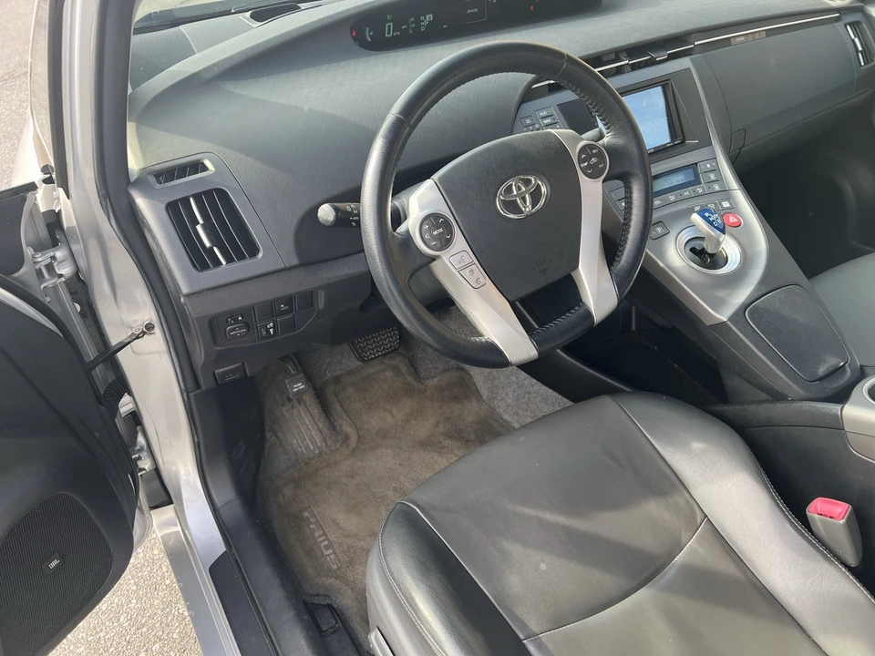 2013 Toyota Prius 3rd Gen - Image 14 of 20