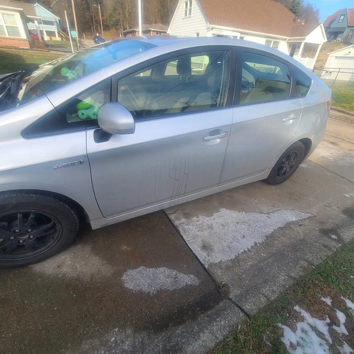 2013 Toyota Prius 3rd Gen - Image 3 of 6