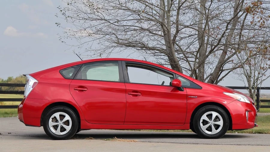 2013 Toyota Prius 3rd Gen - Image 2 of 12