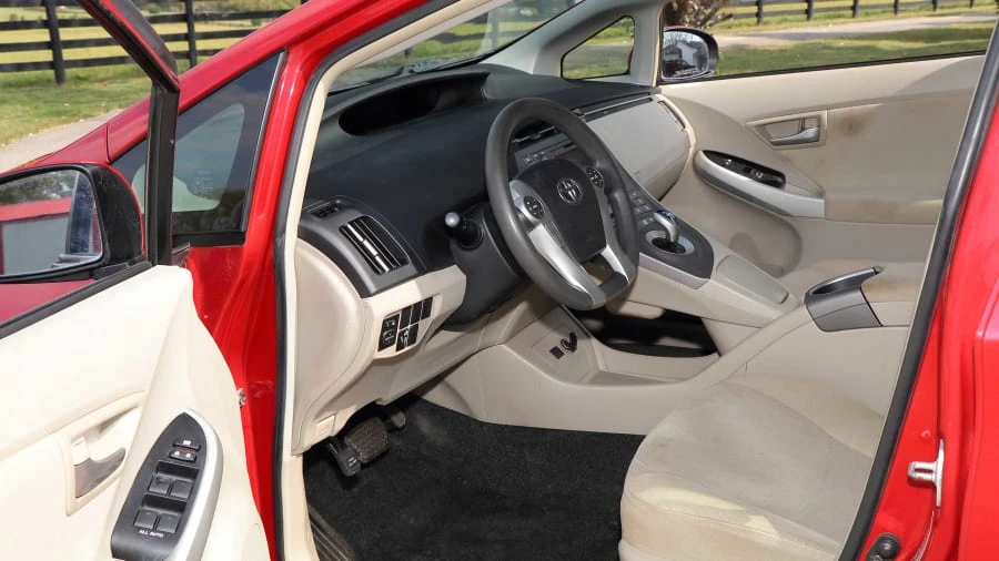 2013 Toyota Prius 3rd Gen - Image 4 of 12
