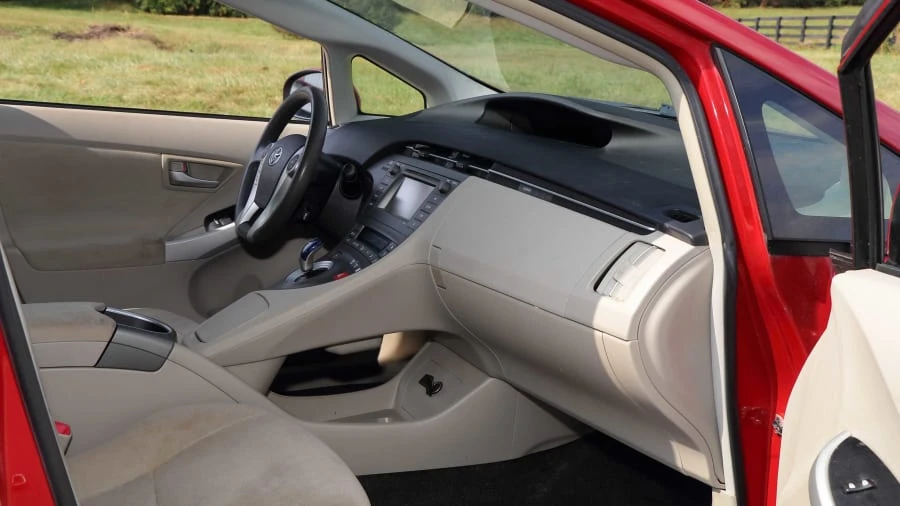 2013 Toyota Prius 3rd Gen - Image 5 of 12