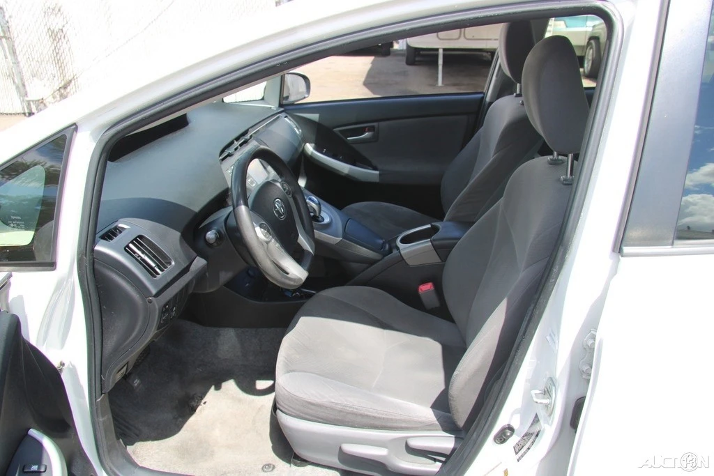 2013 Toyota Prius 3rd Gen - Image 14 of 21