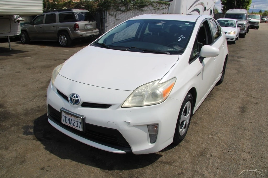 2013 Toyota Prius 3rd Gen - Image 2 of 21