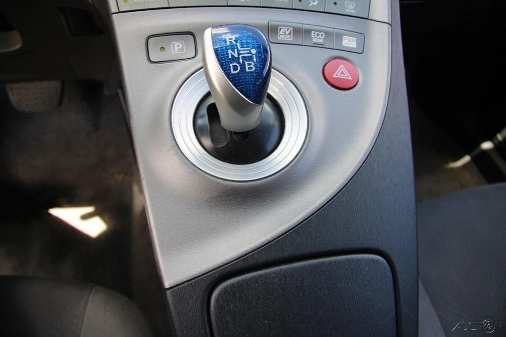 2013 Toyota Prius 3rd Gen - Image 19 of 21