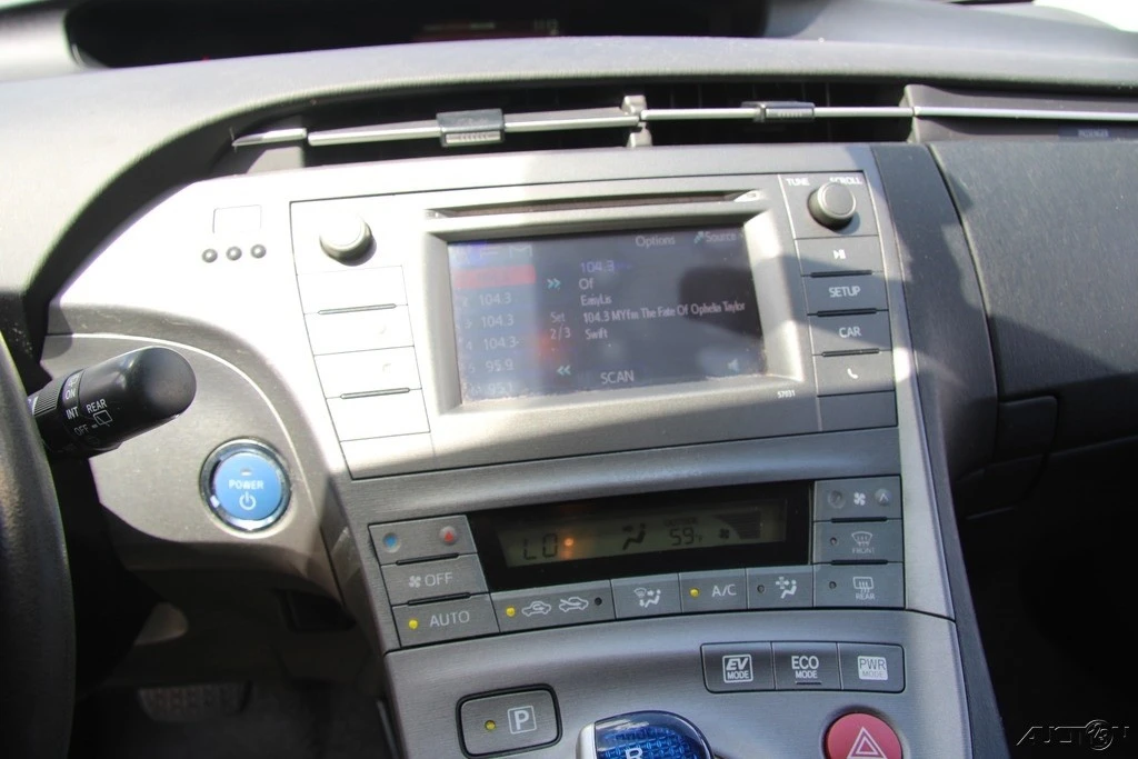 2013 Toyota Prius 3rd Gen - Image 18 of 21