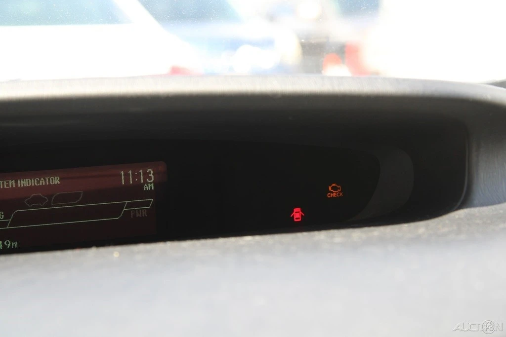 2013 Toyota Prius 3rd Gen - Image 17 of 21