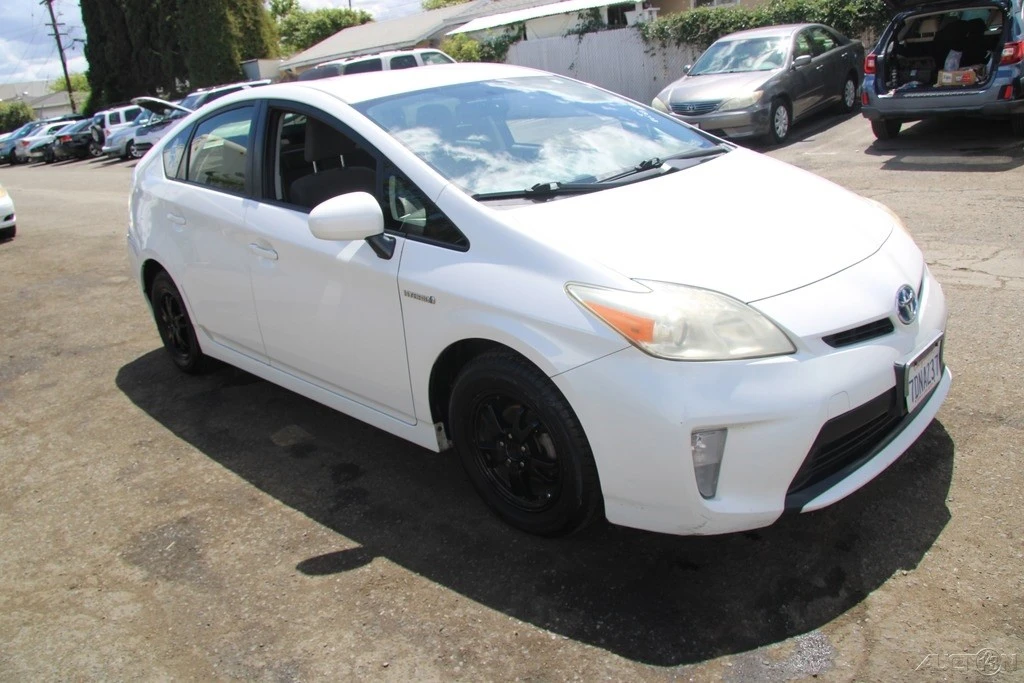 2013 Toyota Prius 3rd Gen - Image 10 of 21