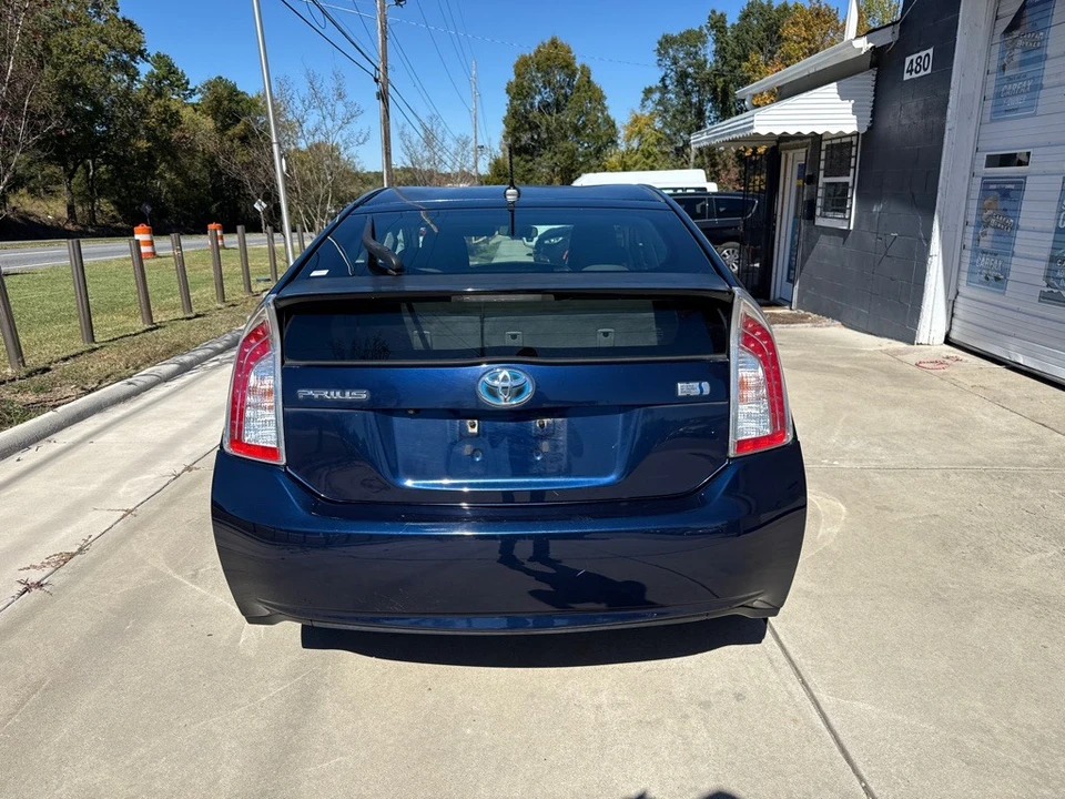 2013 Toyota Prius 3rd Gen - Image 3 of 15