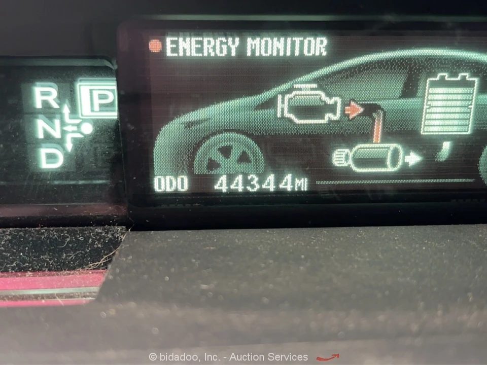 2013 Toyota Prius 3rd Gen - Image 9 of 12