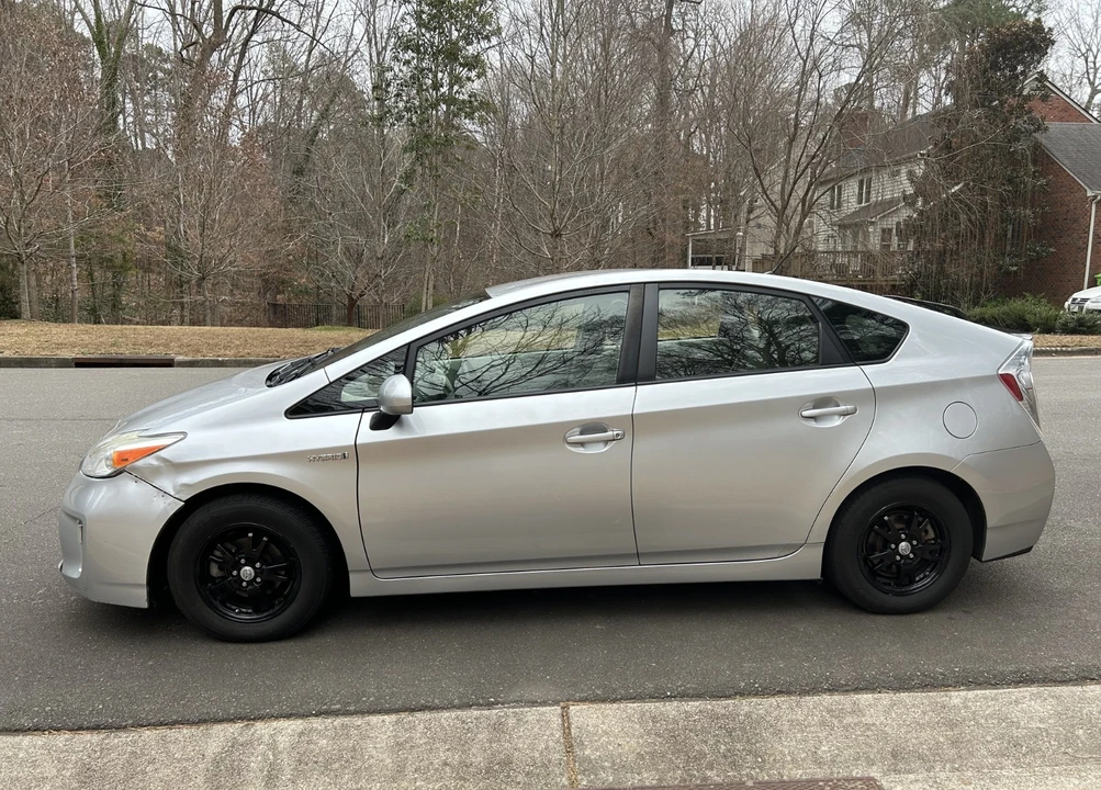2013 Toyota Prius 3rd Gen - Image 2 of 20