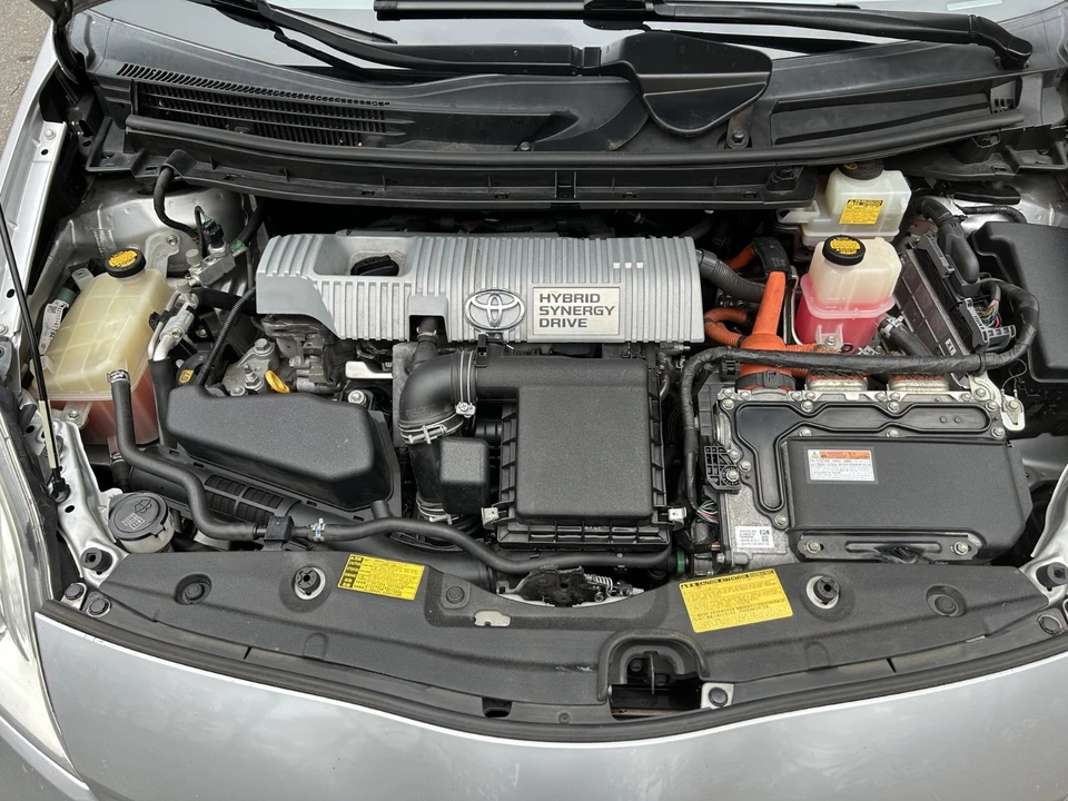 2013 Toyota Prius 3rd Gen - Image 16 of 20