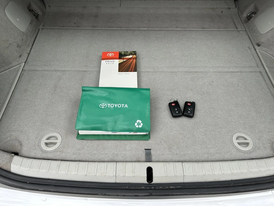 2013 Toyota Prius 3rd Gen - Image 19 of 20