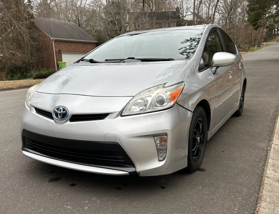 2013 Toyota Prius 3rd Gen - Image 3 of 20