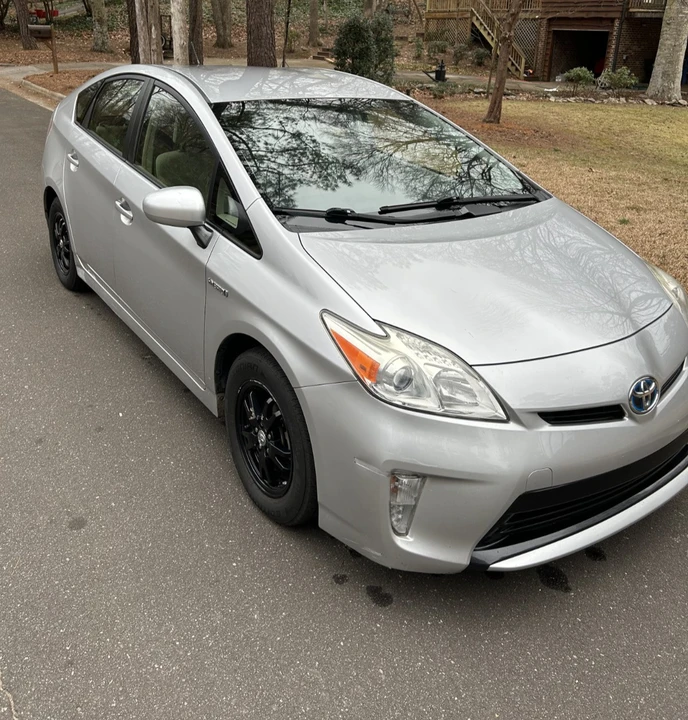 2013 Toyota Prius 3rd Gen - Image 4 of 20