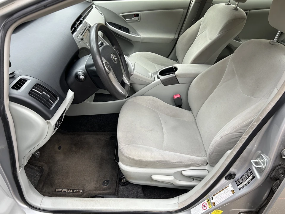 2013 Toyota Prius 3rd Gen - Image 13 of 20
