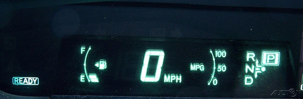 2013 Toyota Prius 3rd Gen - Image 9 of 12