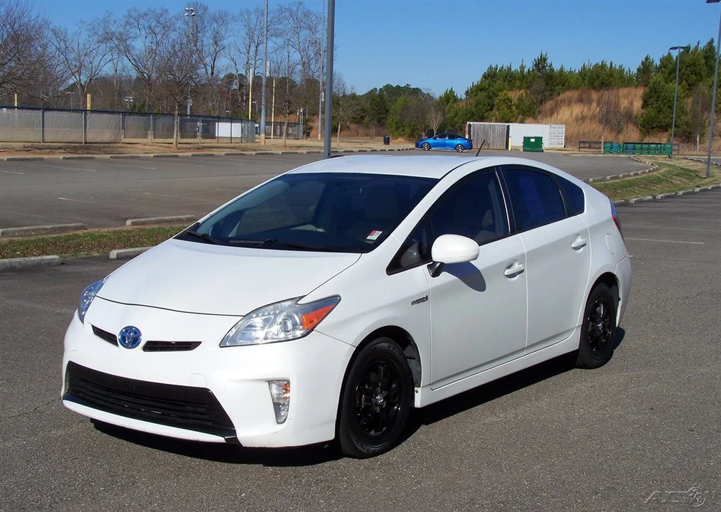 2013 Toyota Prius 3rd Gen - Image 3 of 12