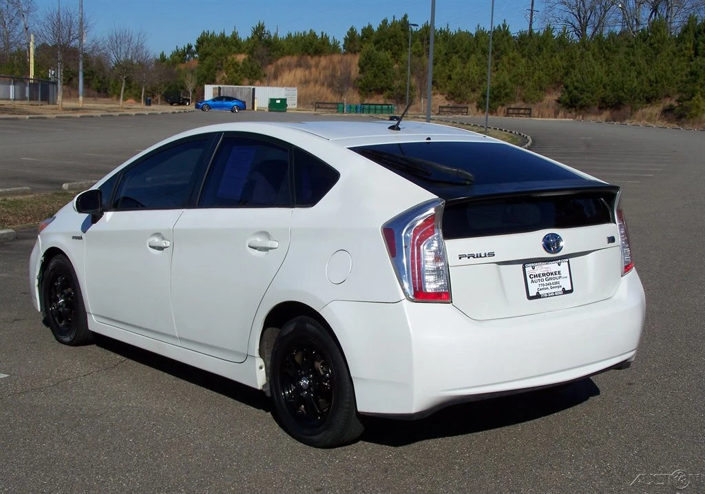 2013 Toyota Prius 3rd Gen - Image 2 of 12