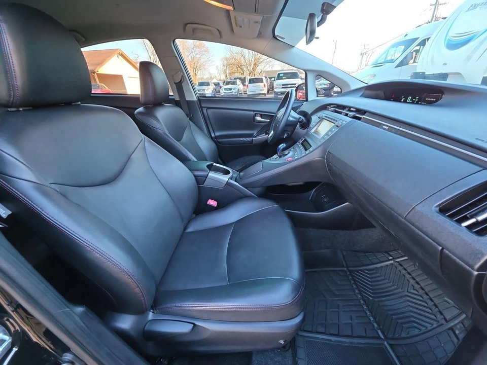 2013 Toyota Prius 3rd Gen - Image 8 of 21