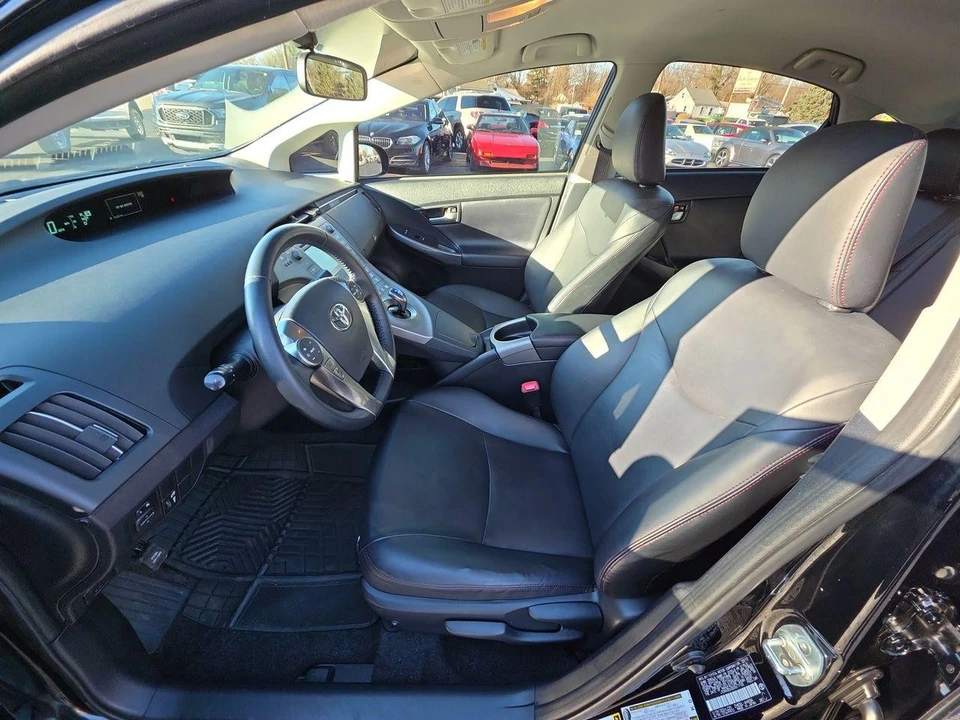 2013 Toyota Prius 3rd Gen - Image 3 of 21