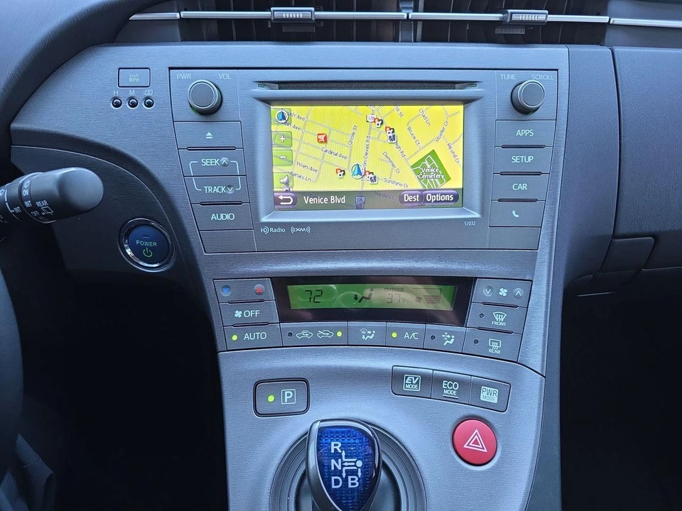 2013 Toyota Prius 3rd Gen - Image 9 of 21