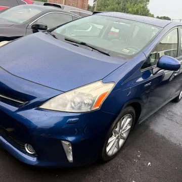 2013 Toyota Prius Plug-in Hybrid Hatchback
