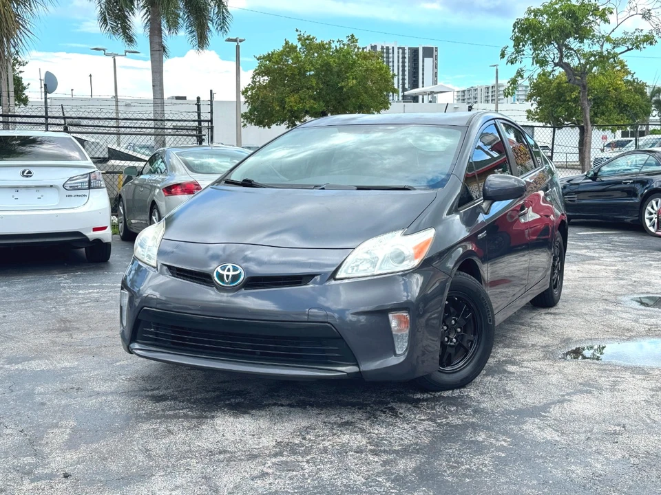 2013 Toyota Prius 3rd Gen - Image 9 of 12