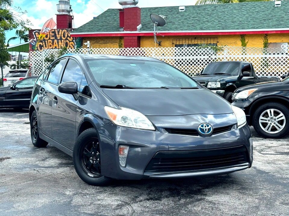 2013 Toyota Prius 3rd Gen - Image 3 of 12