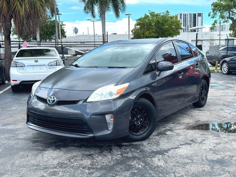 2013 Toyota Prius 3rd Gen - Image 6 of 12