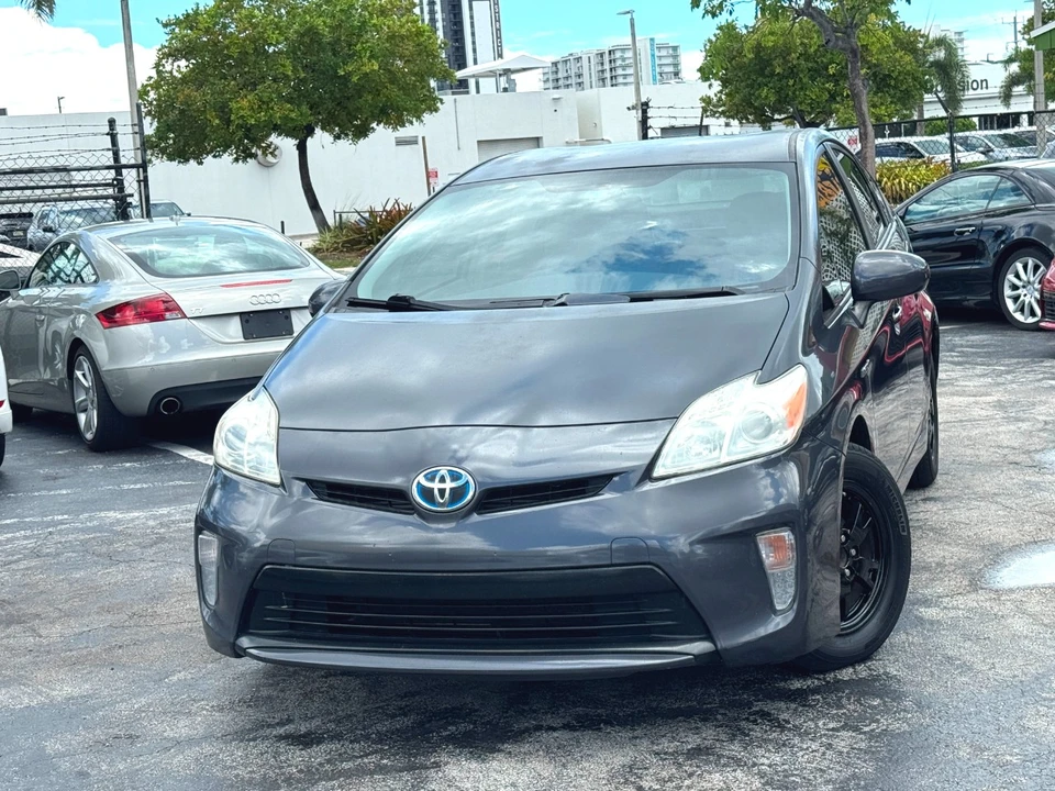 2013 Toyota Prius 3rd Gen - Image 10 of 12