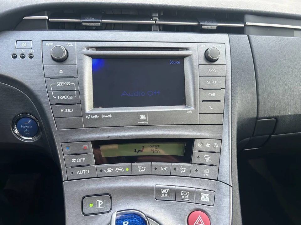2013 Toyota Prius 3rd Gen - Image 12 of 25
