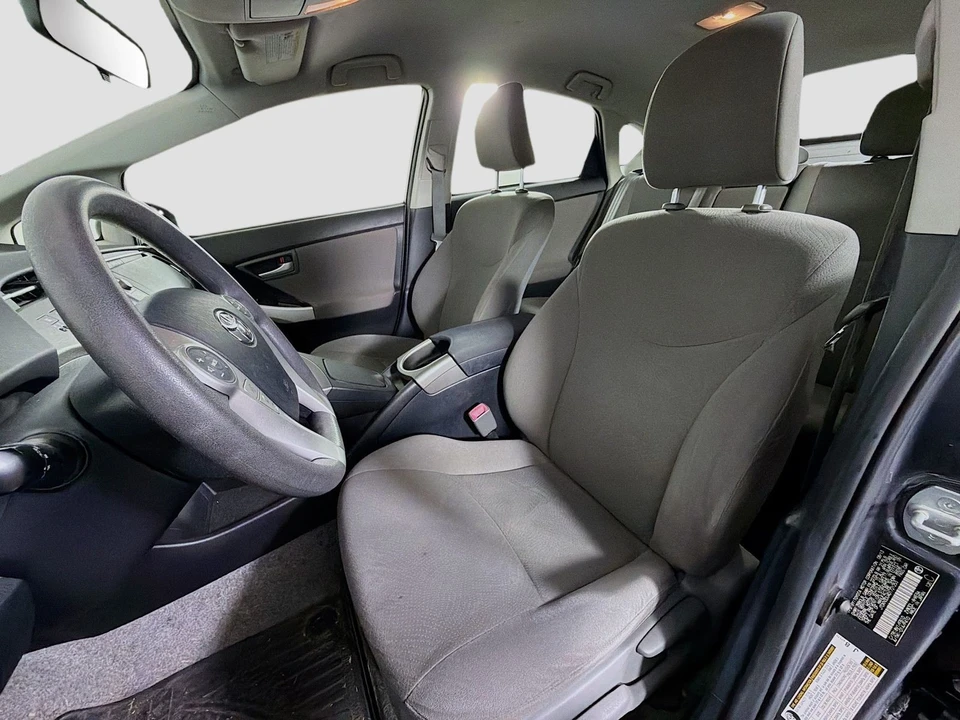 2013 Toyota Prius 3rd Gen - Image 13 of 21