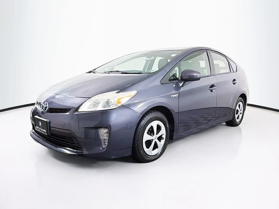 2013 Toyota Prius 3rd Gen - Image 4 of 21