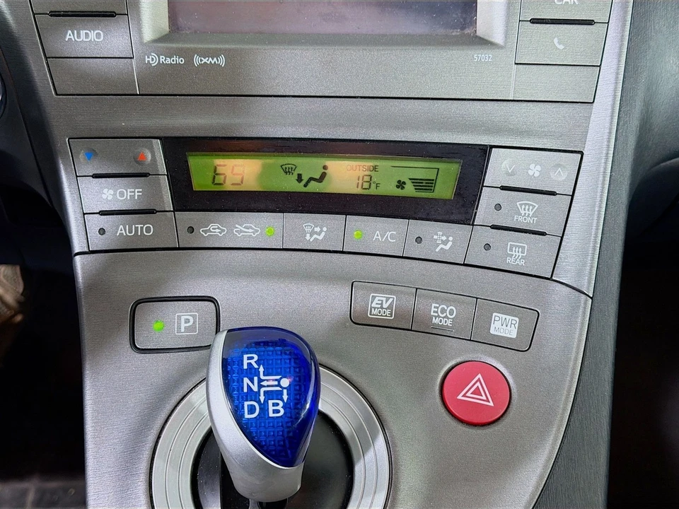 2013 Toyota Prius 3rd Gen - Image 18 of 21