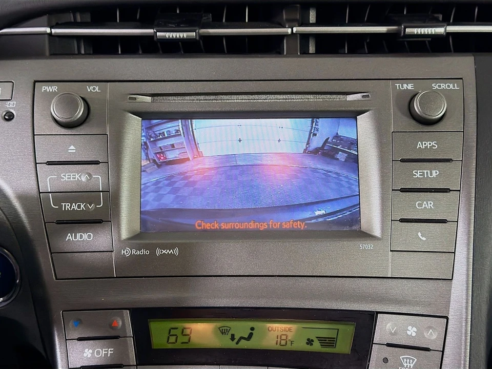 2013 Toyota Prius 3rd Gen - Image 17 of 21