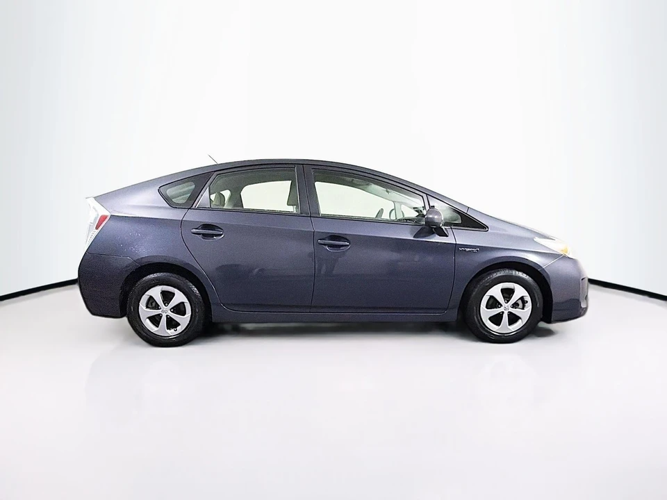 2013 Toyota Prius 3rd Gen - Image 9 of 21