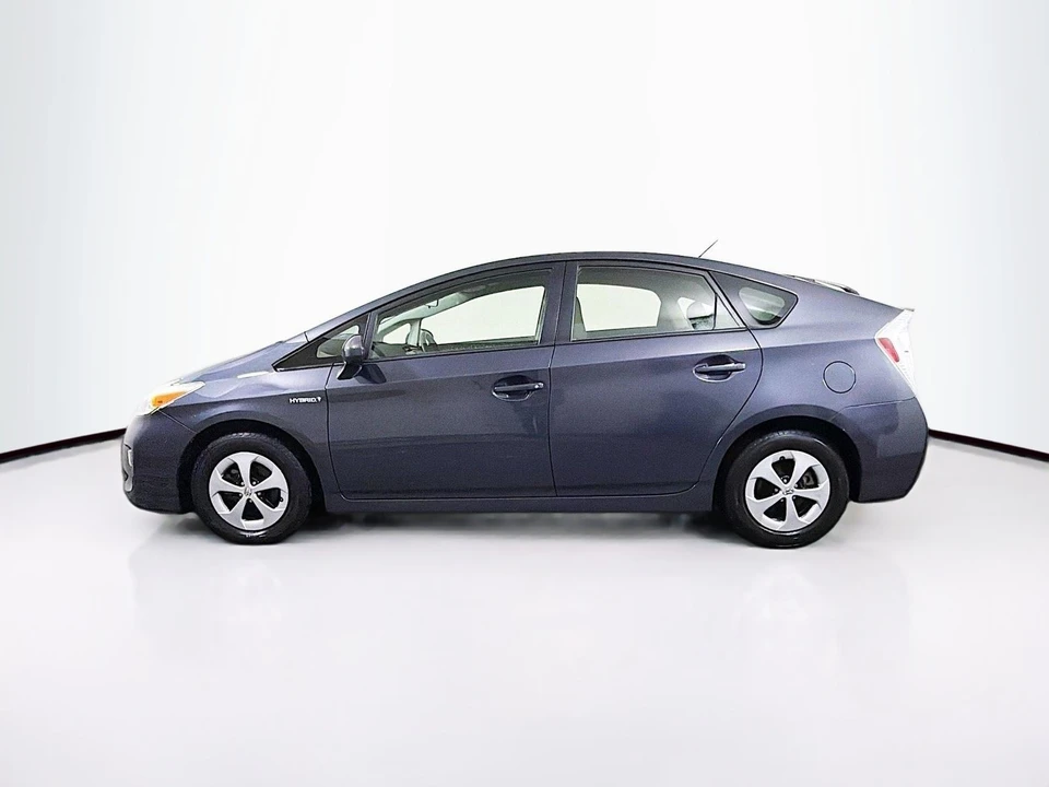 2013 Toyota Prius 3rd Gen - Image 5 of 21
