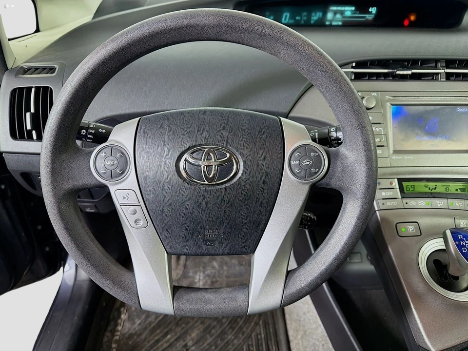 2013 Toyota Prius 3rd Gen - Image 14 of 21