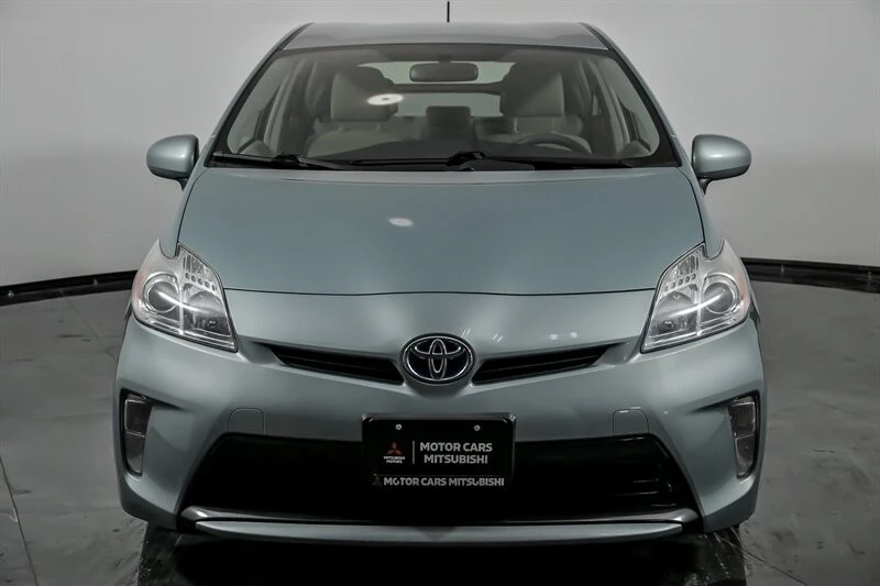 2013 Toyota Prius 3rd Gen - Image 4 of 21