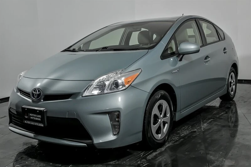 2013 Toyota Prius 3rd Gen - Image 5 of 21