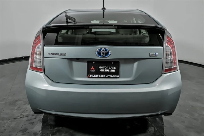 2013 Toyota Prius 3rd Gen - Image 9 of 21