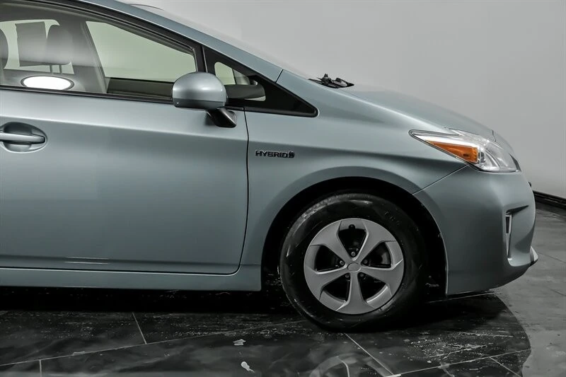 2013 Toyota Prius 3rd Gen - Image 12 of 21