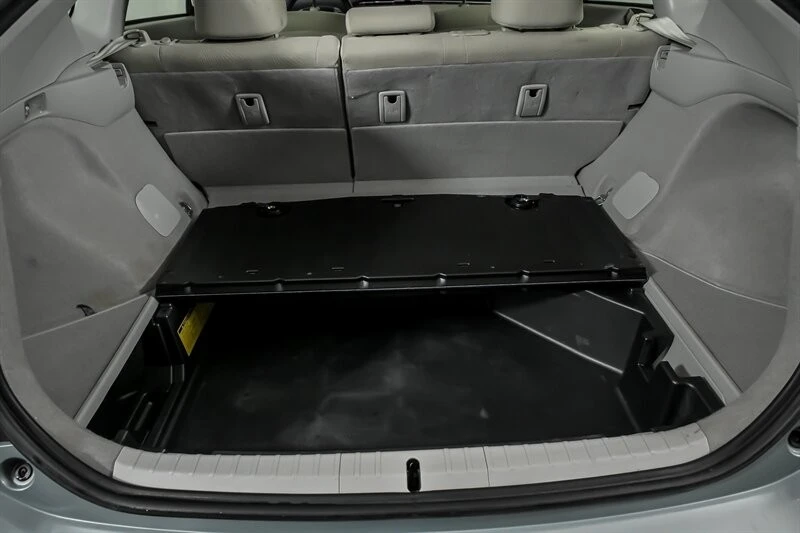 2013 Toyota Prius 3rd Gen - Image 13 of 21