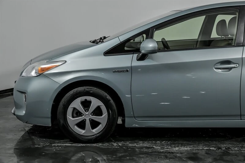 2013 Toyota Prius 3rd Gen - Image 6 of 21